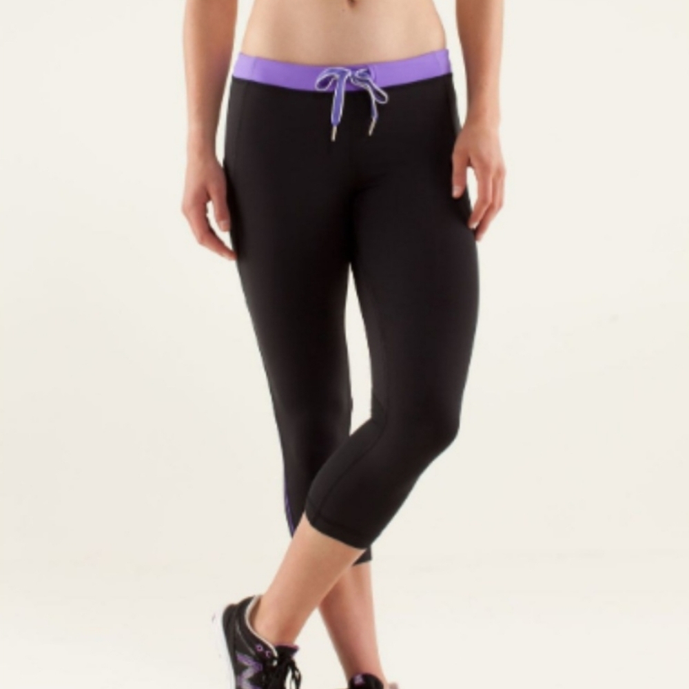 Lululemon Beach Runner Black Crop Tie Leggings 6 - Picture 4 of 13